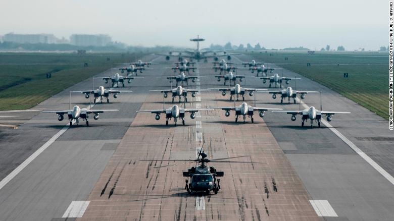 dao nhat thanh tau san bay My anh 2