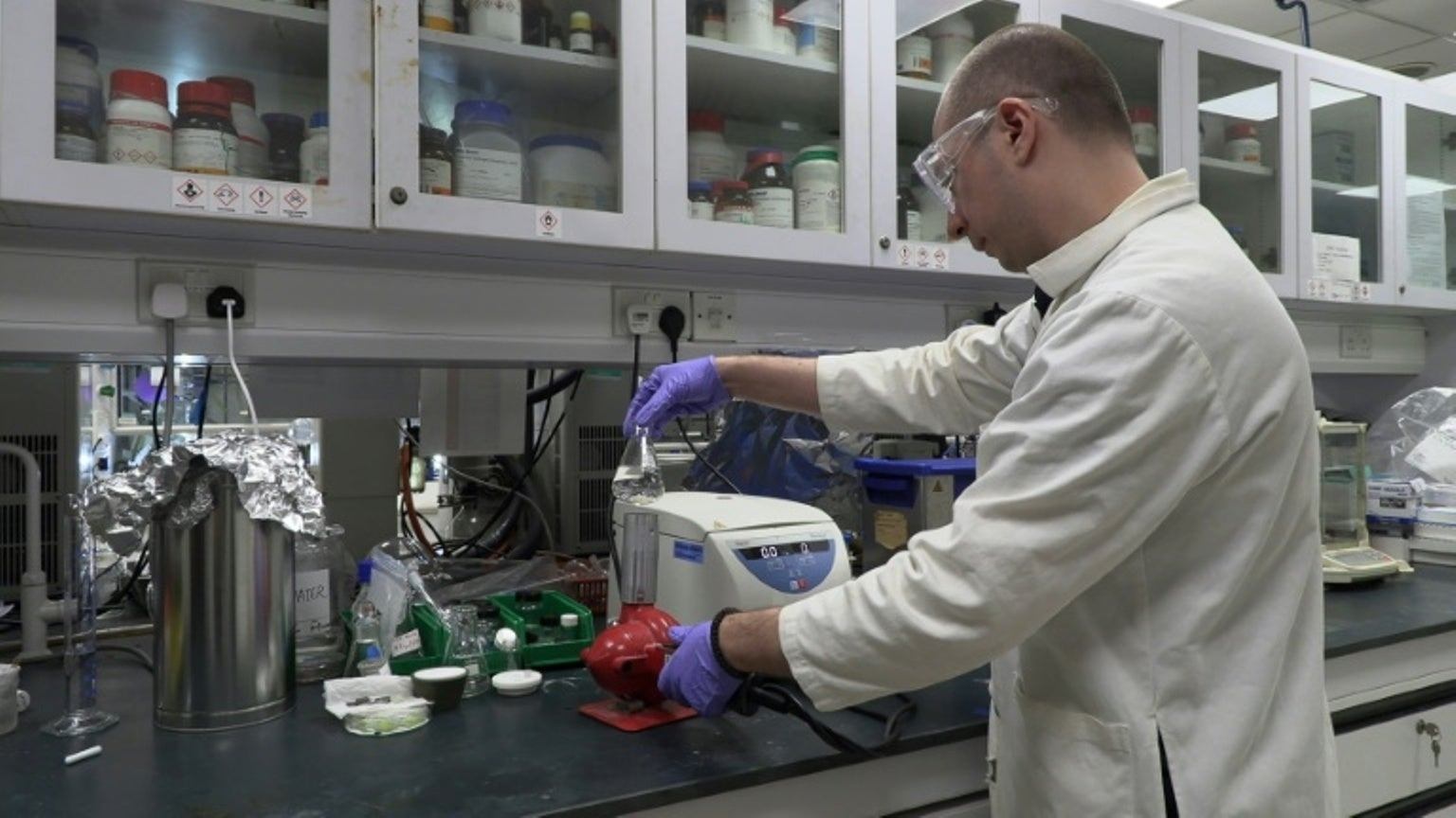 Tim ra cach bien nhua thanh dien, ky vong doi pho rac thai nhua hinh anh