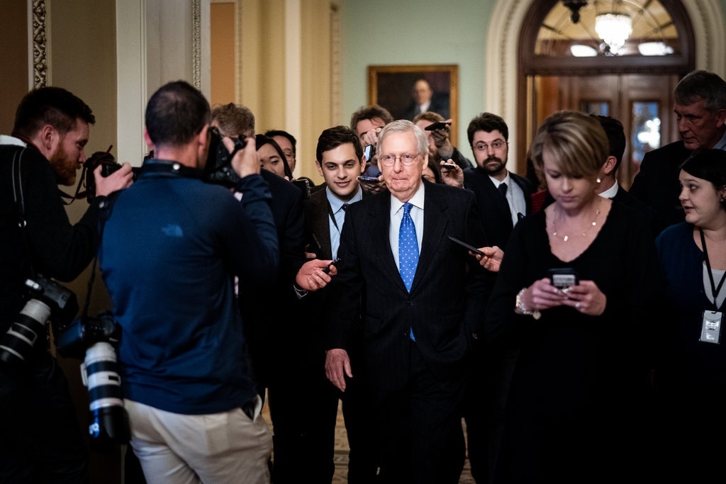 Trump bi luan toi anh 2