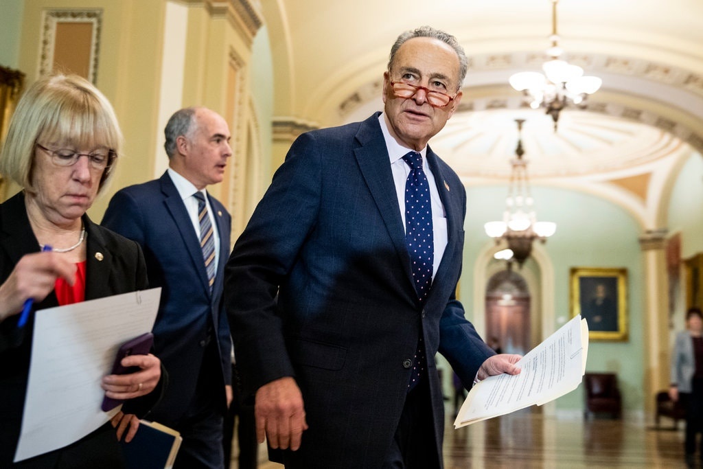 Trump bi luan toi anh 2