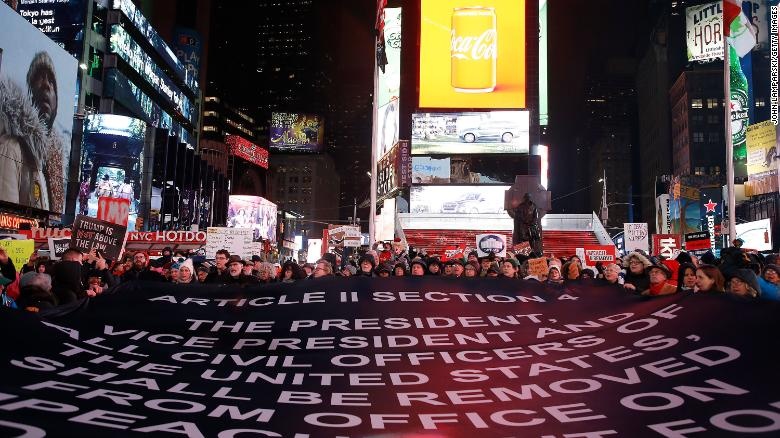 Bo phieu luan toi trump anh 3