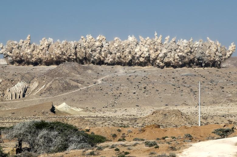 ve binh cach mang Iran anh 17