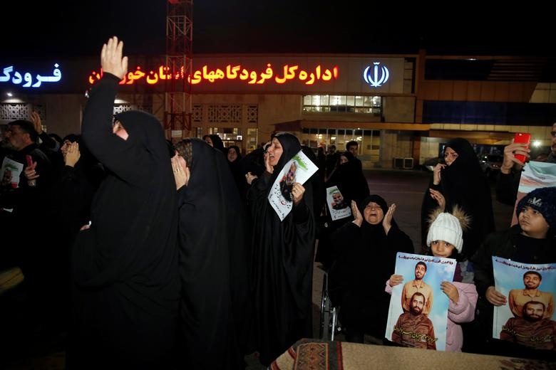 bien nguoi dua tang tuong Soleimani anh 16