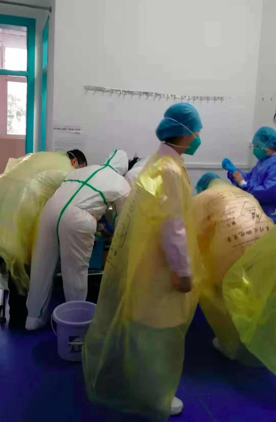 virus corona bac si anh 1