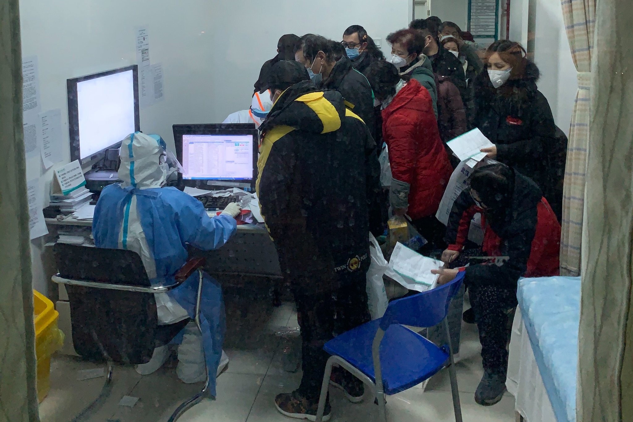 nguoi nhiem virus corona bi tra ve anh 1