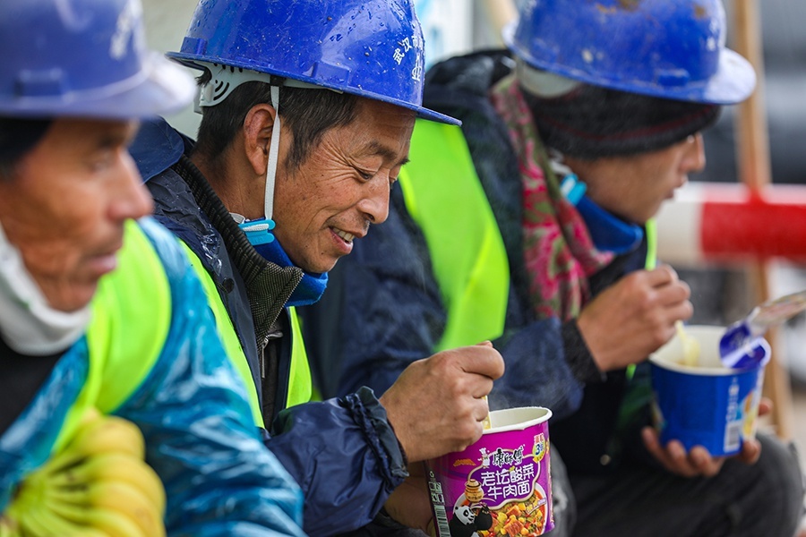 Benh vien da chien vu han virus corona anh 6