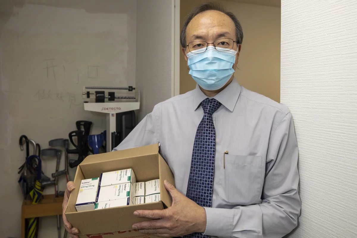 Hang tram y bac si Hong Kong tinh nguyen toi Vu Han chong dich hinh anh