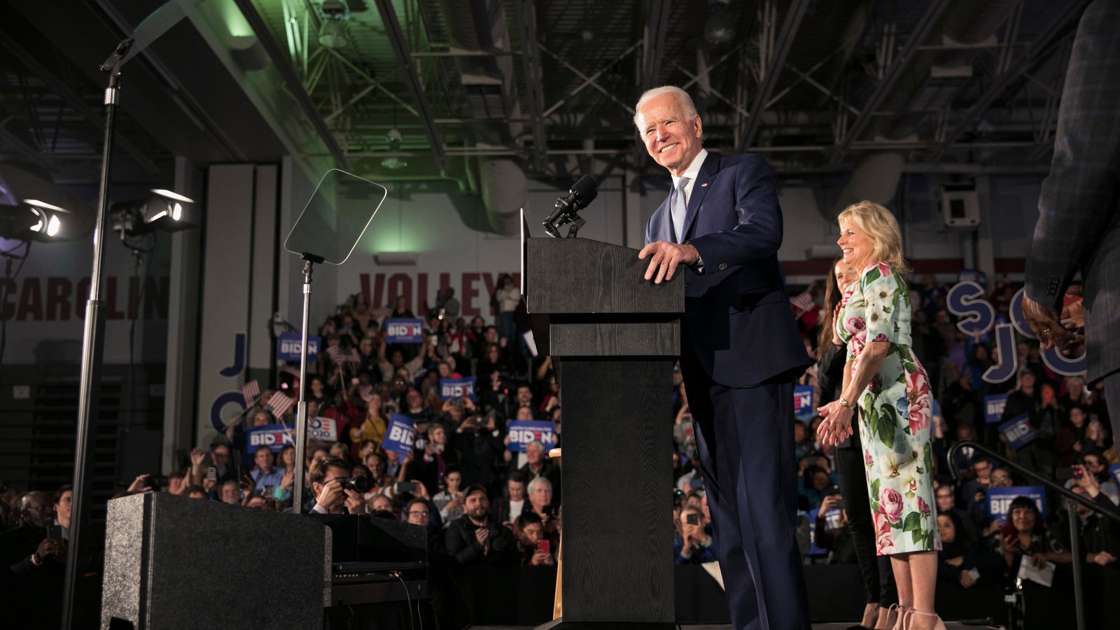 joe biden dang dan chu anh 1