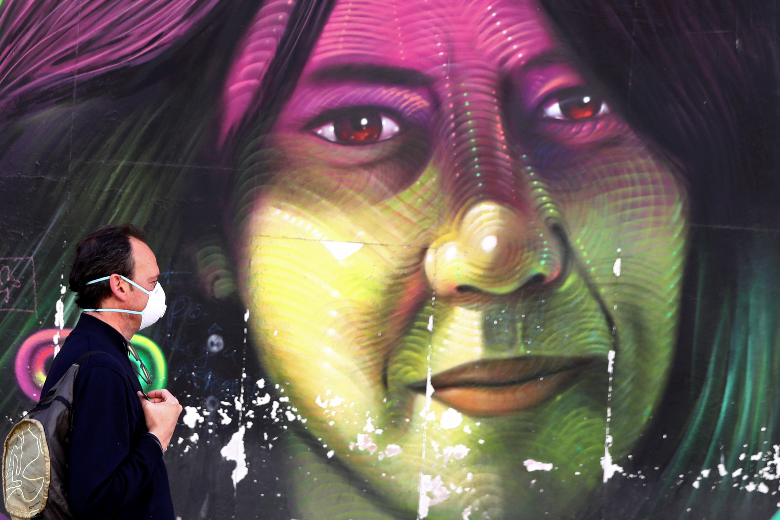 Sau Italy, Tay Ban Nha se som cong bo phong toa toan quoc hinh anh