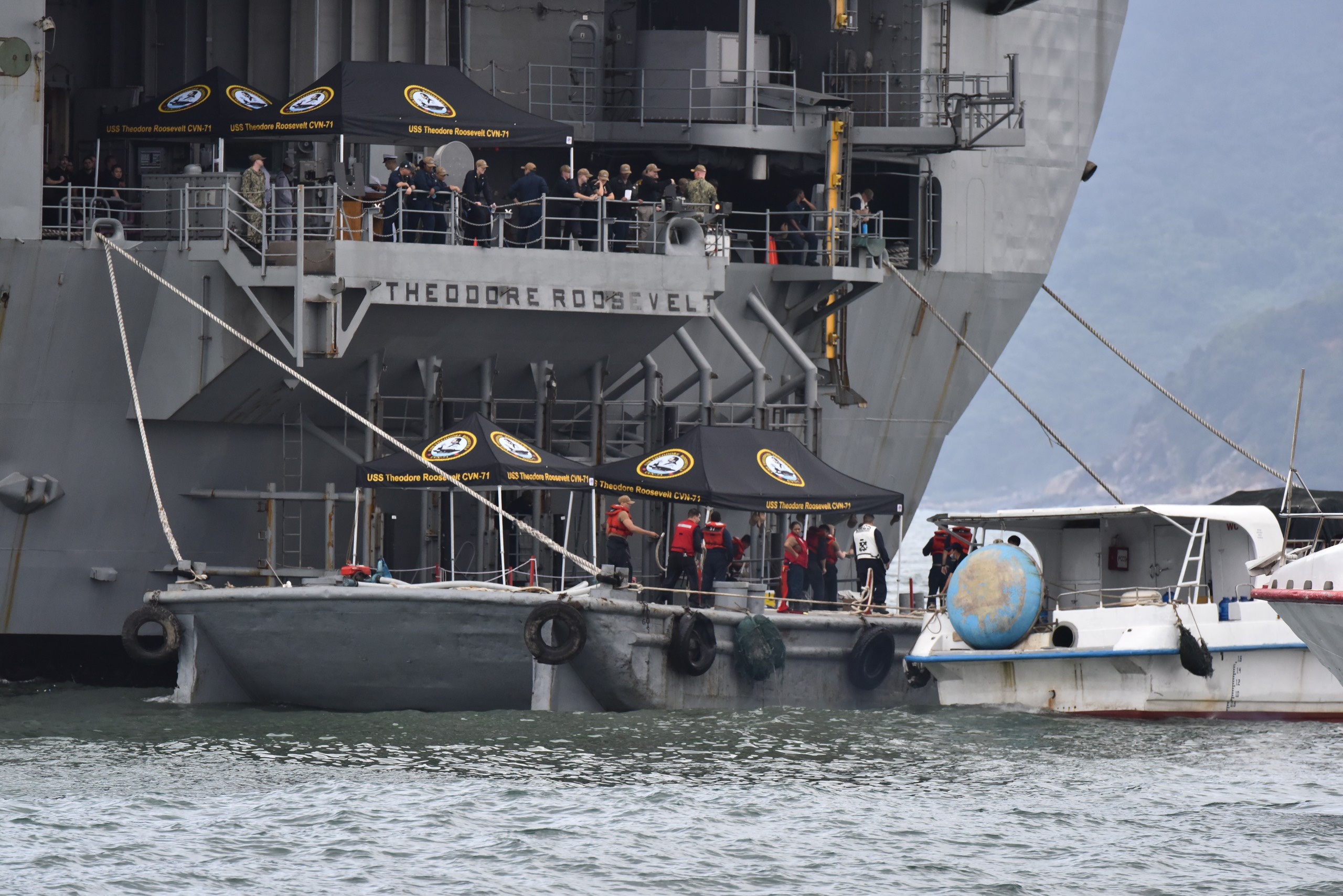 Tau san bay My tham Viet Nam anh 2