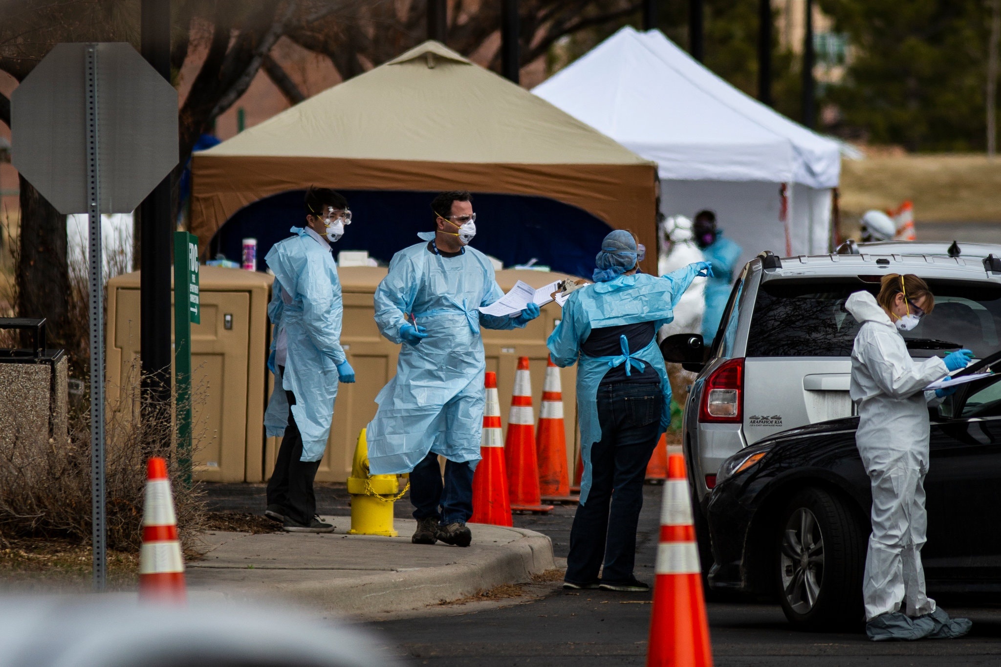 du hoc sinh o My virus corona anh 3