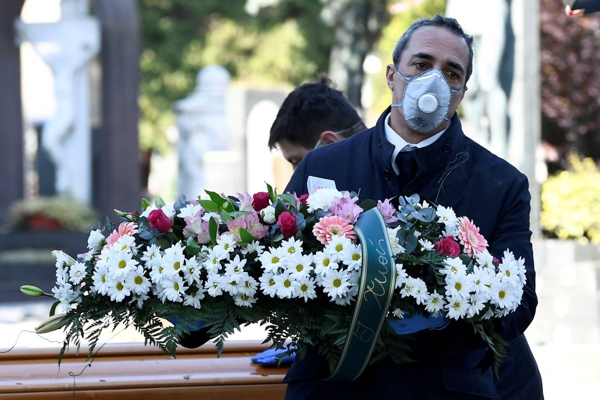 Italy tang 475 ca tu vong trong mot ngay, vuot ky luc tai Trung Quoc hinh anh