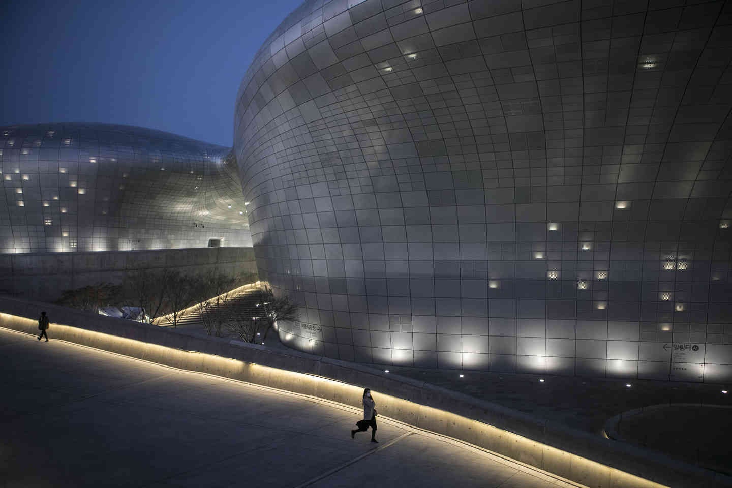 thanh pho hoang vang dich virus corona anh 20