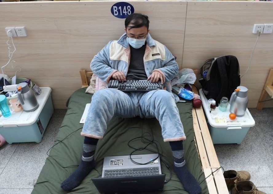 My, chau Au dang hieu sai bai hoc chong dich o Vu Han hinh anh