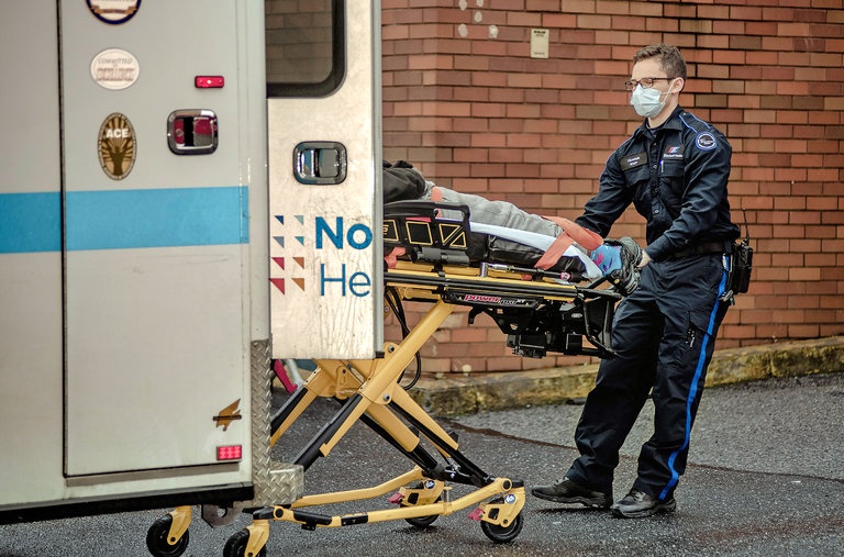 Phat hien moi ve 'bao cytokine' giup giam ca tu vong vi Covid-19 hinh anh