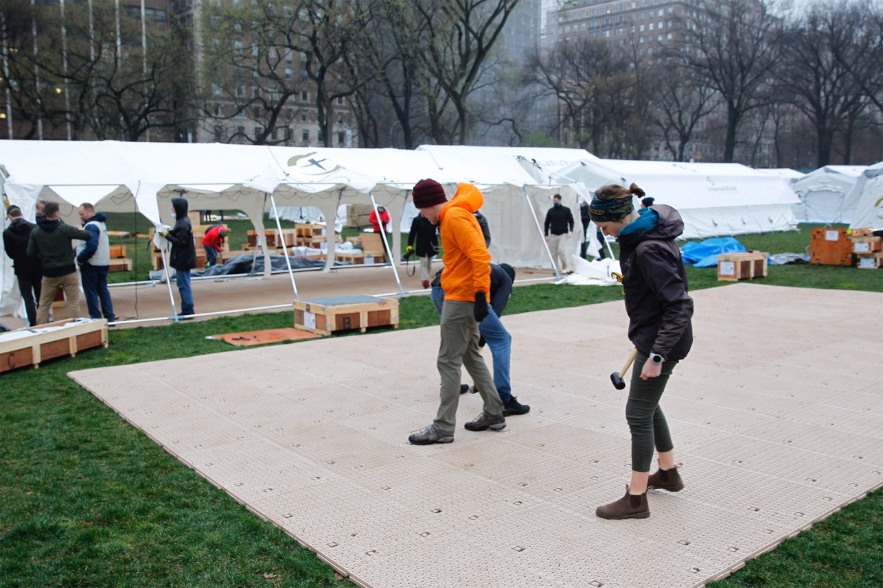 new york benh vien da chien anh 10