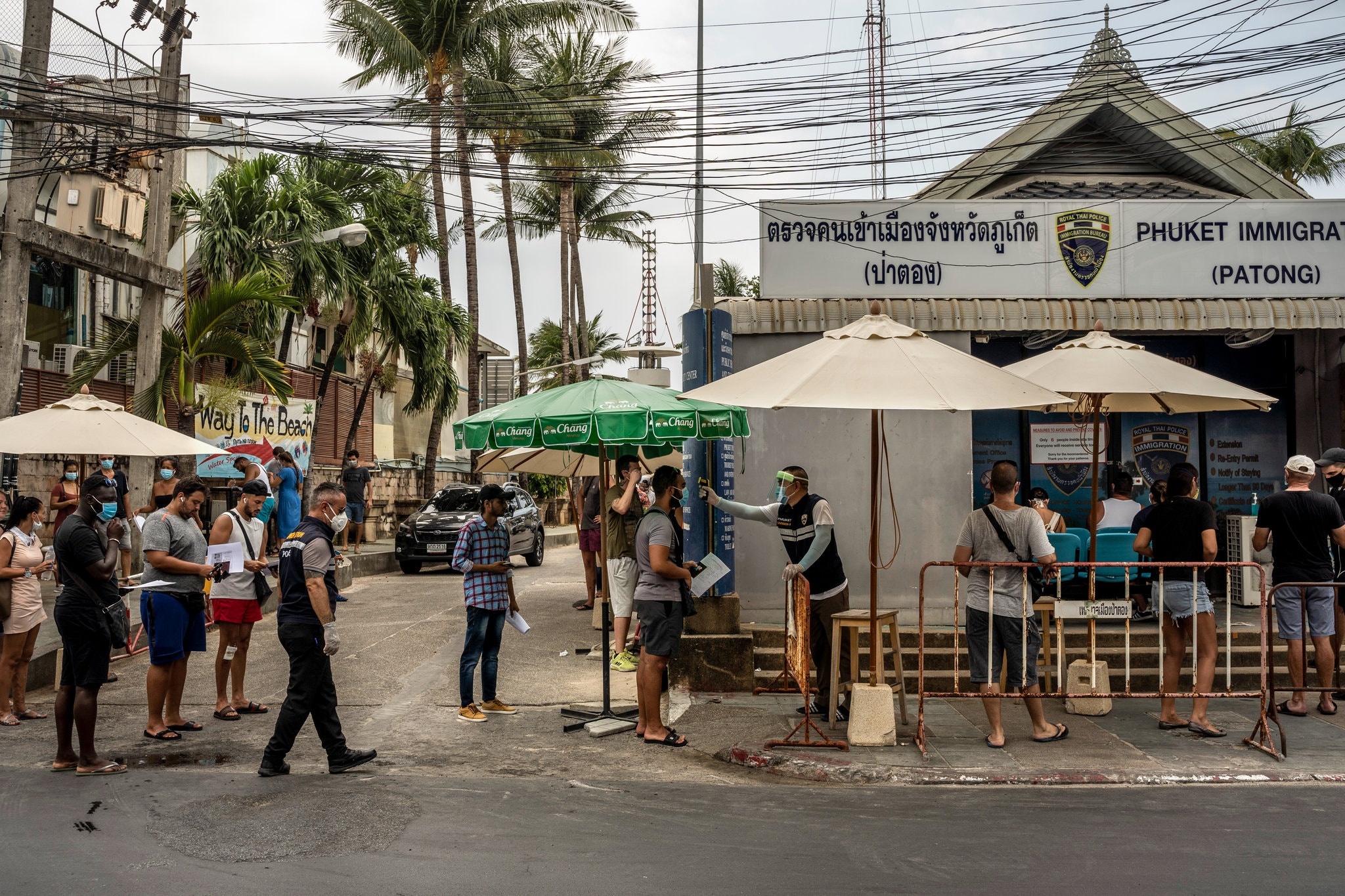 chau a dong cua bien gioi covid anh 1