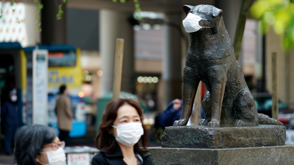 Tokyo dong duc trong phong toa, ca nhiem moi tang cao chua tung thay hinh anh