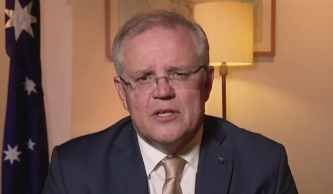 gian cach xa hoi phong toa anh 2