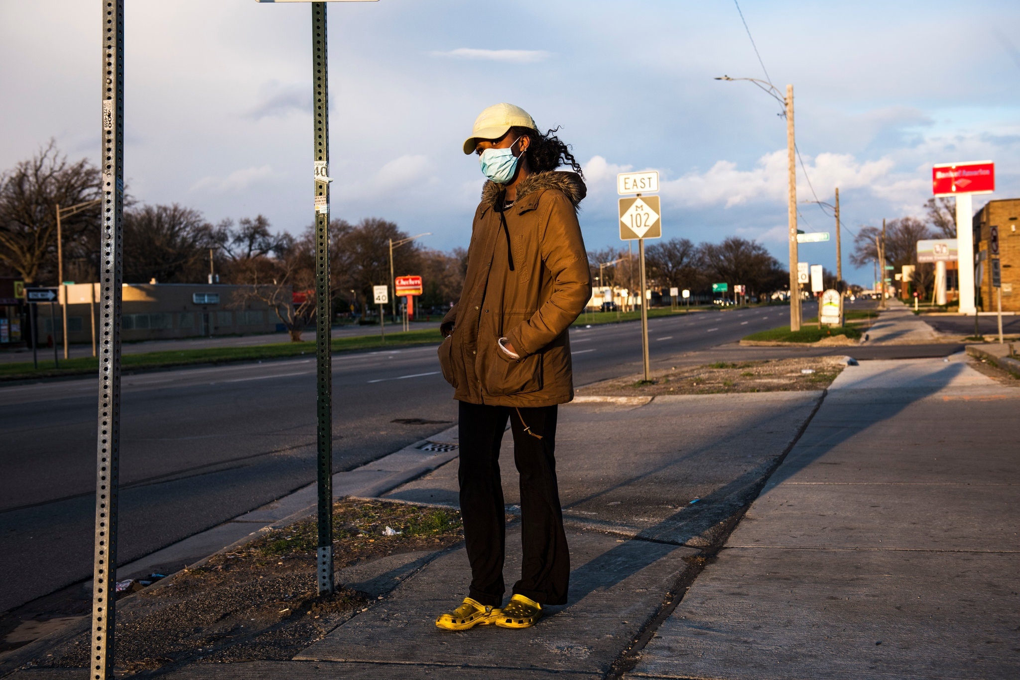 xe buyt o My dich covid anh 5