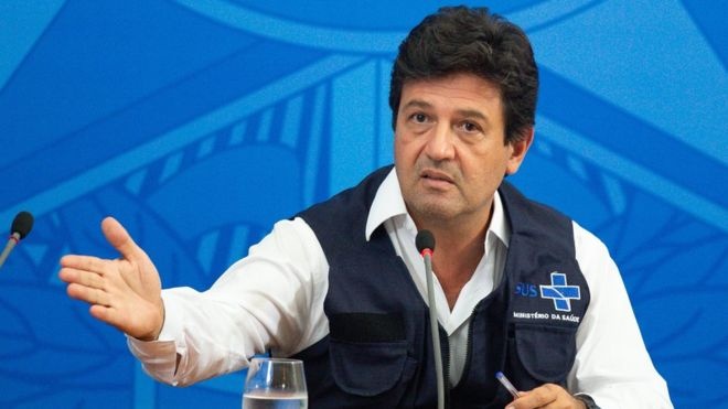 Tong thong Brazil sa thai bo truong Y te ung ho gian cach xa hoi hinh anh