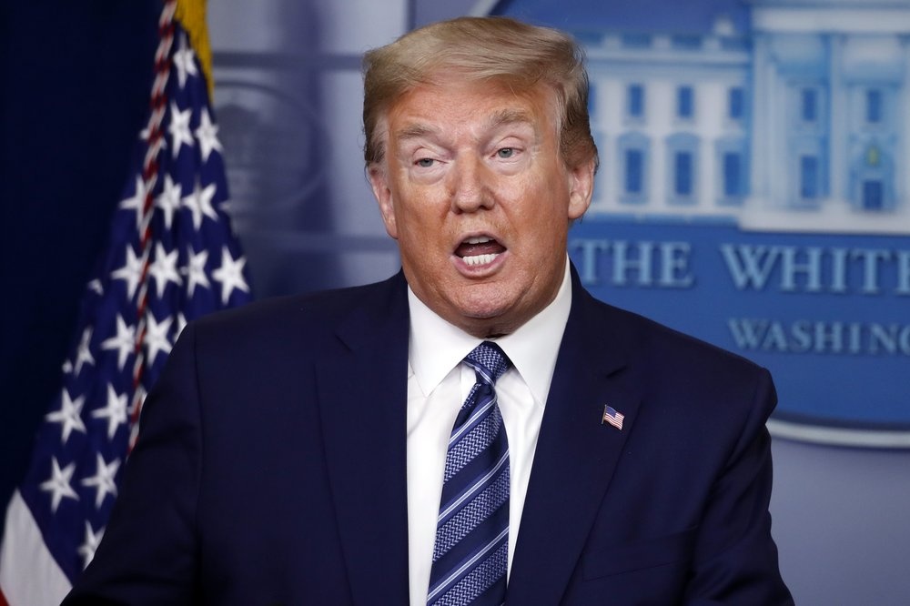 TT Trump ngung cap the xanh trong 60 ngay vi dich va viec lam hinh anh