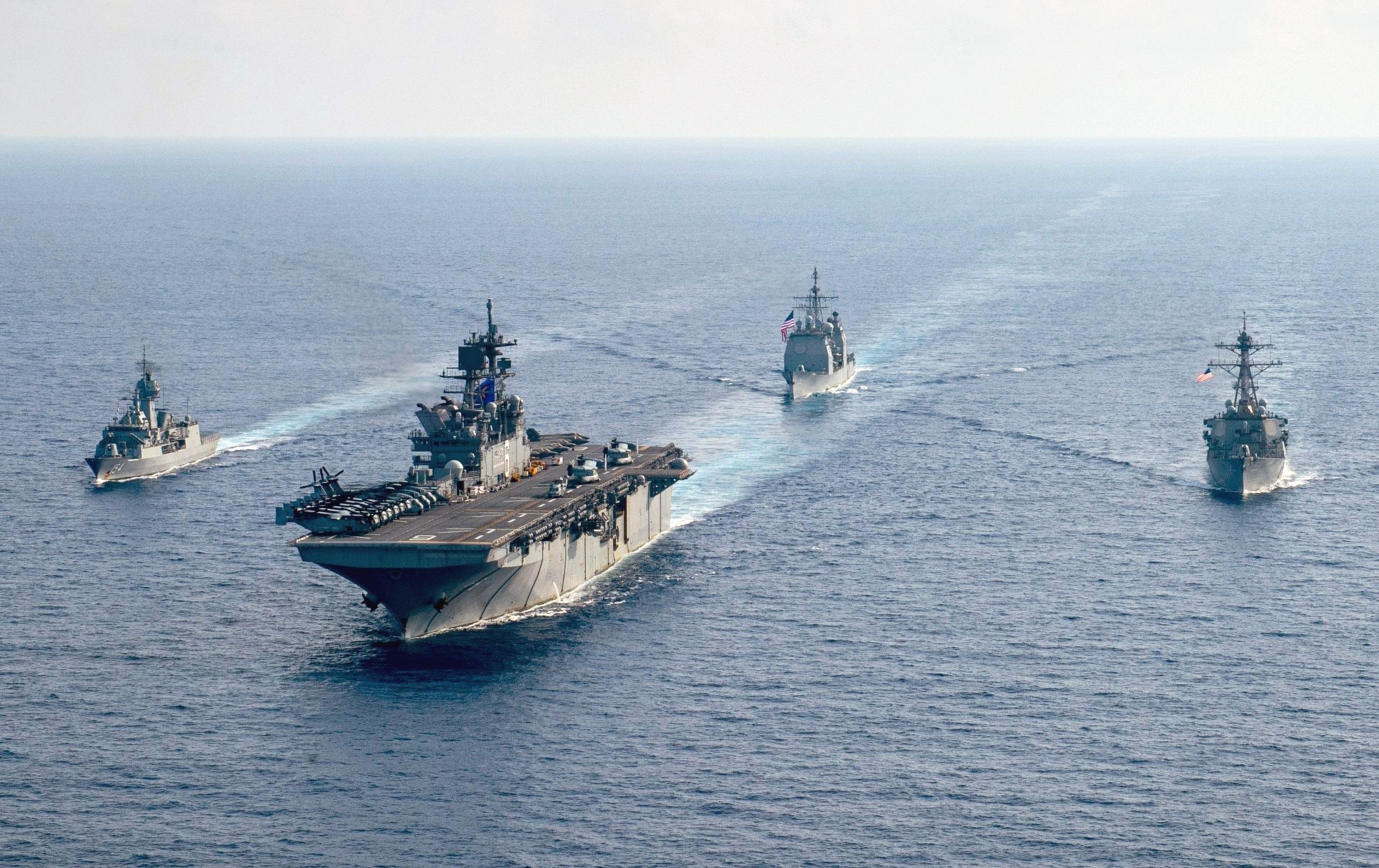 Bo Ngoai giao binh luan viec My, Australia dien tap o Bien Dong hinh anh