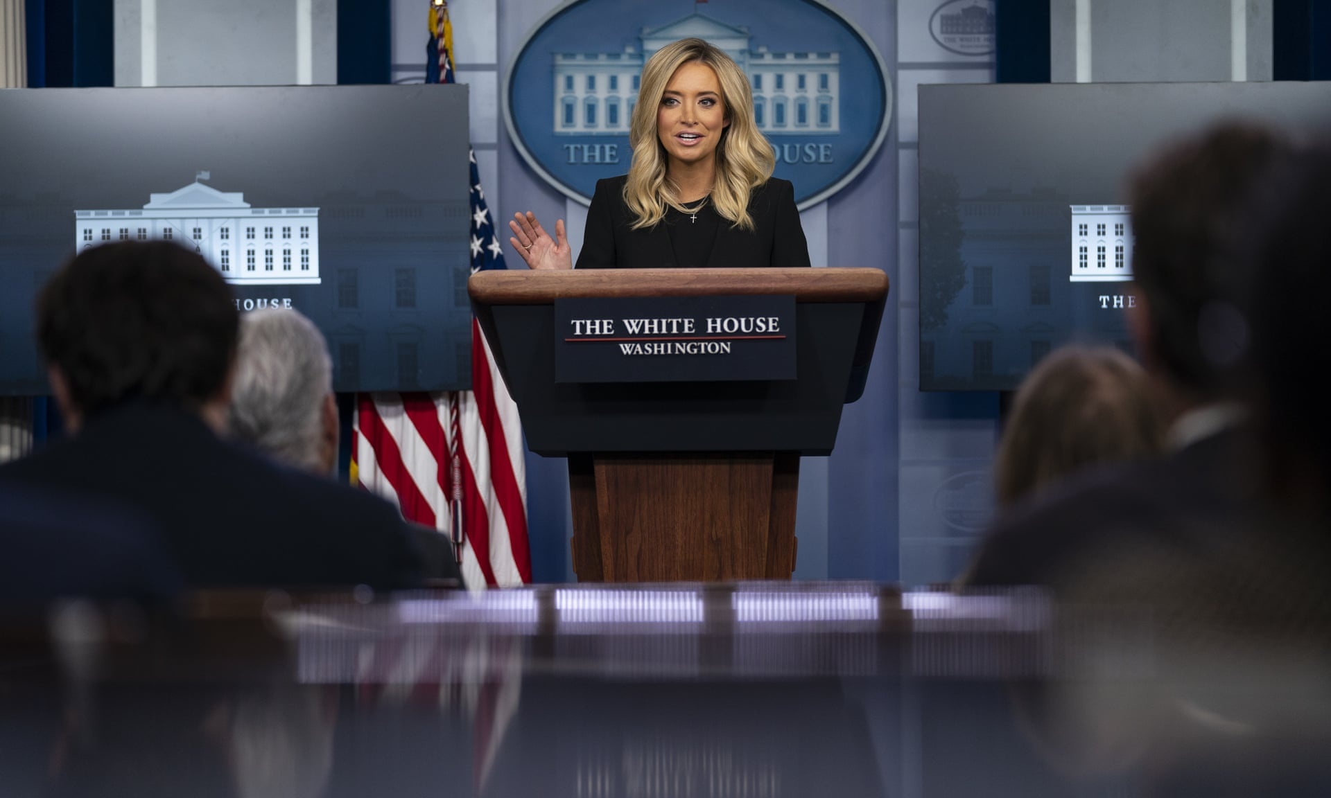 thu ky bao chi anh 1