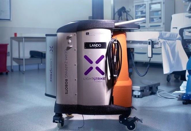 Cong ty My che thanh cong robot diet virus corona trong 2 phut hinh anh