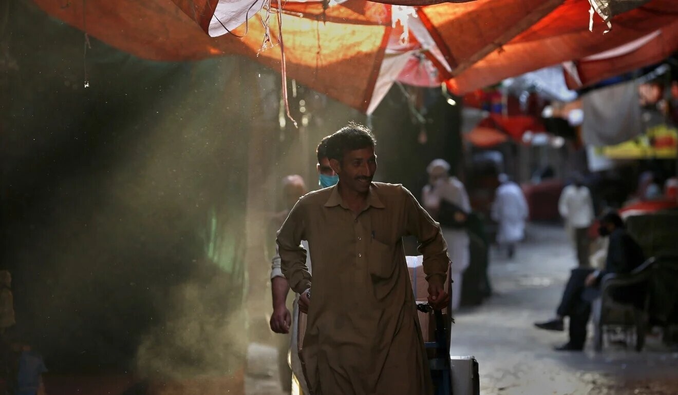 nha tu o chau A Covid-19 anh 5