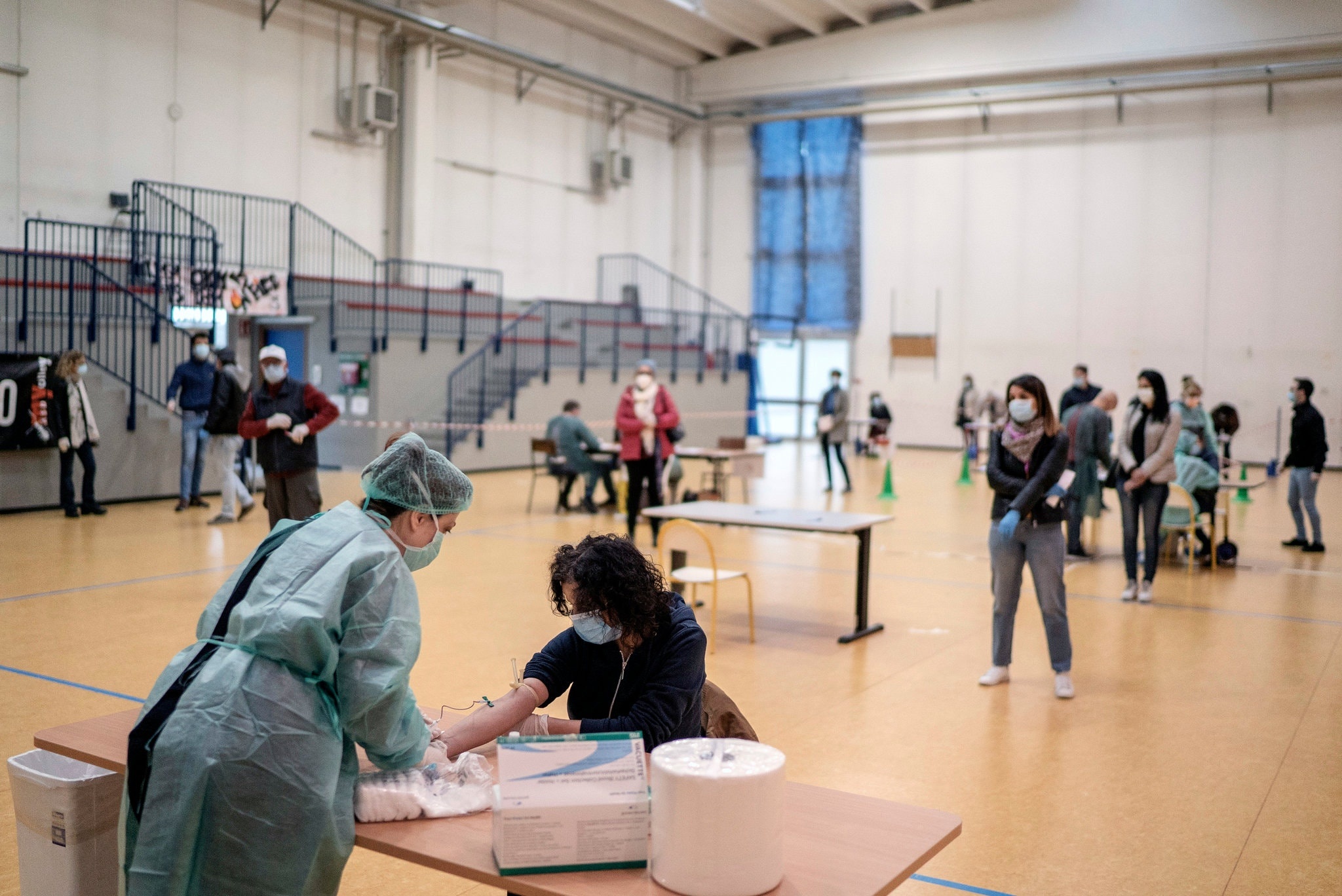 benh nhan covid-19 trieu chung keo dai anh 3