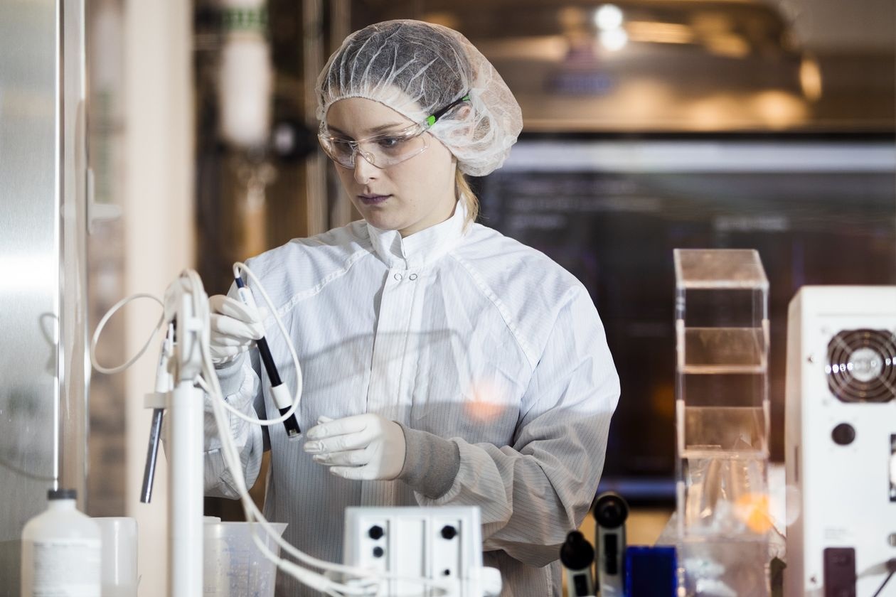 Cuoc dua vaccine co ung vien dan dau, My tinh truoc viec phan phoi hinh anh