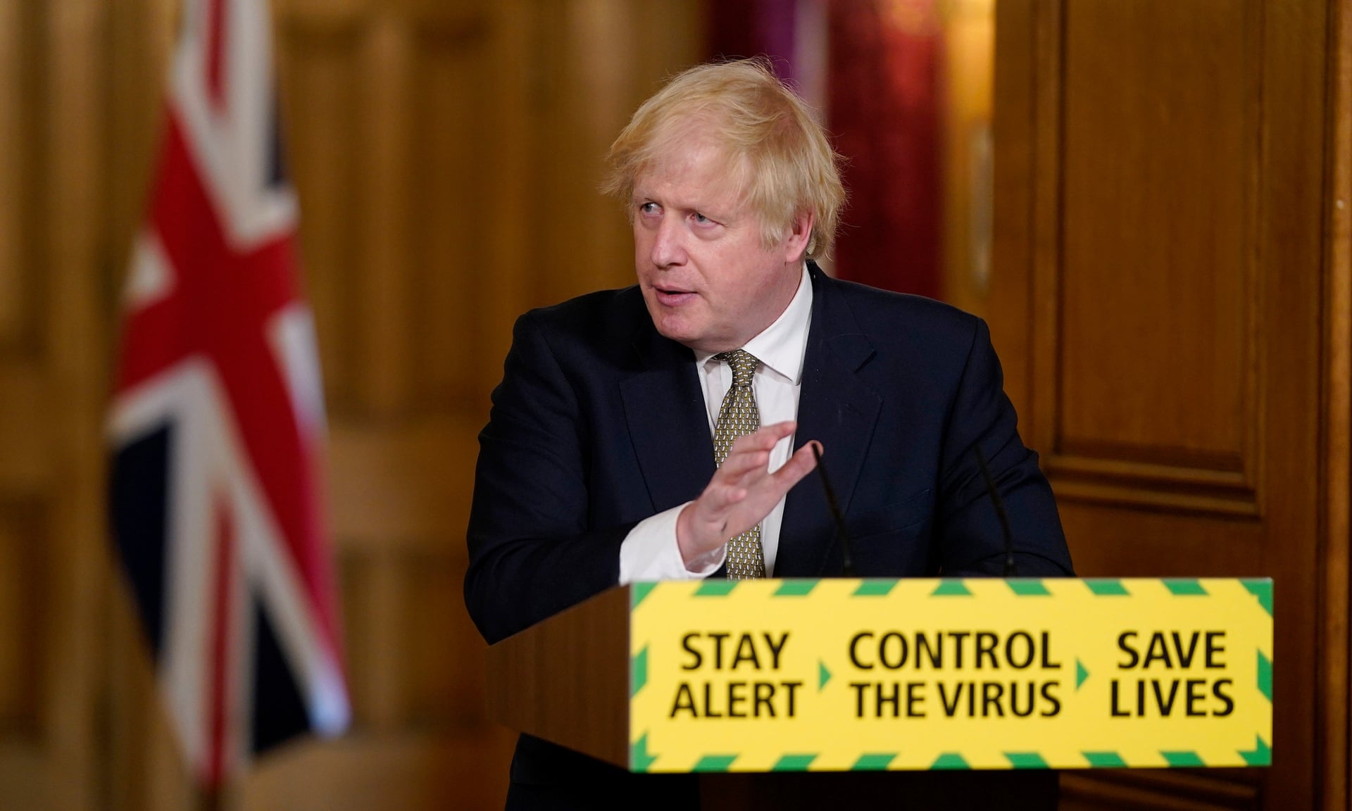 Khong xin loi, khong giai thich - TT Anh bao ve tro ly pha vo cach ly hinh anh