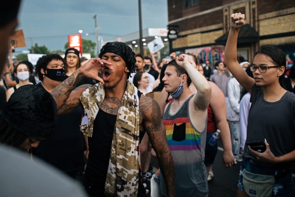 Su ky thi co o moi noi - bieu tinh o My va ‘bai hoc cho moi quoc gia’ hinh anh