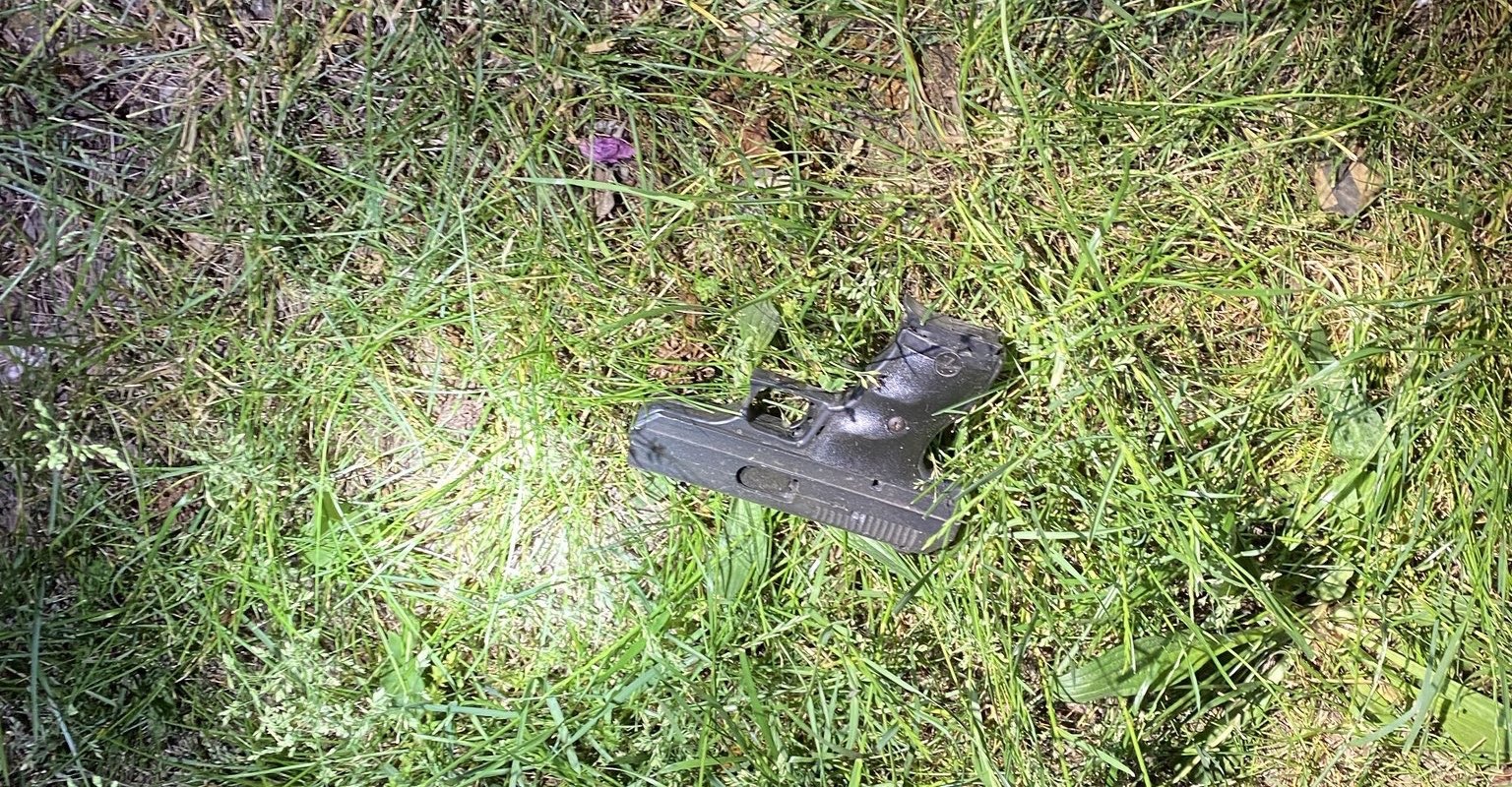 Canh sat New York ban chet nghi pham, noi ‘khong lien quan’ bieu tinh hinh anh