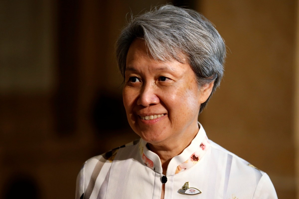 Vo ong Ly Hien Long gay tranh cai vi chia se hinh biem hoa TT Trump hinh anh