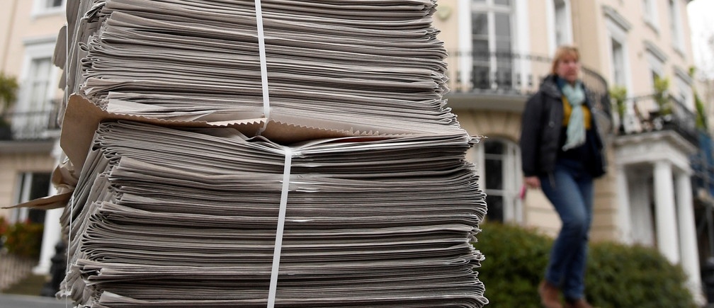 Luong doc tang ma doanh thu giam - nghich ly thoi Covid-19 cua bao chi hinh anh