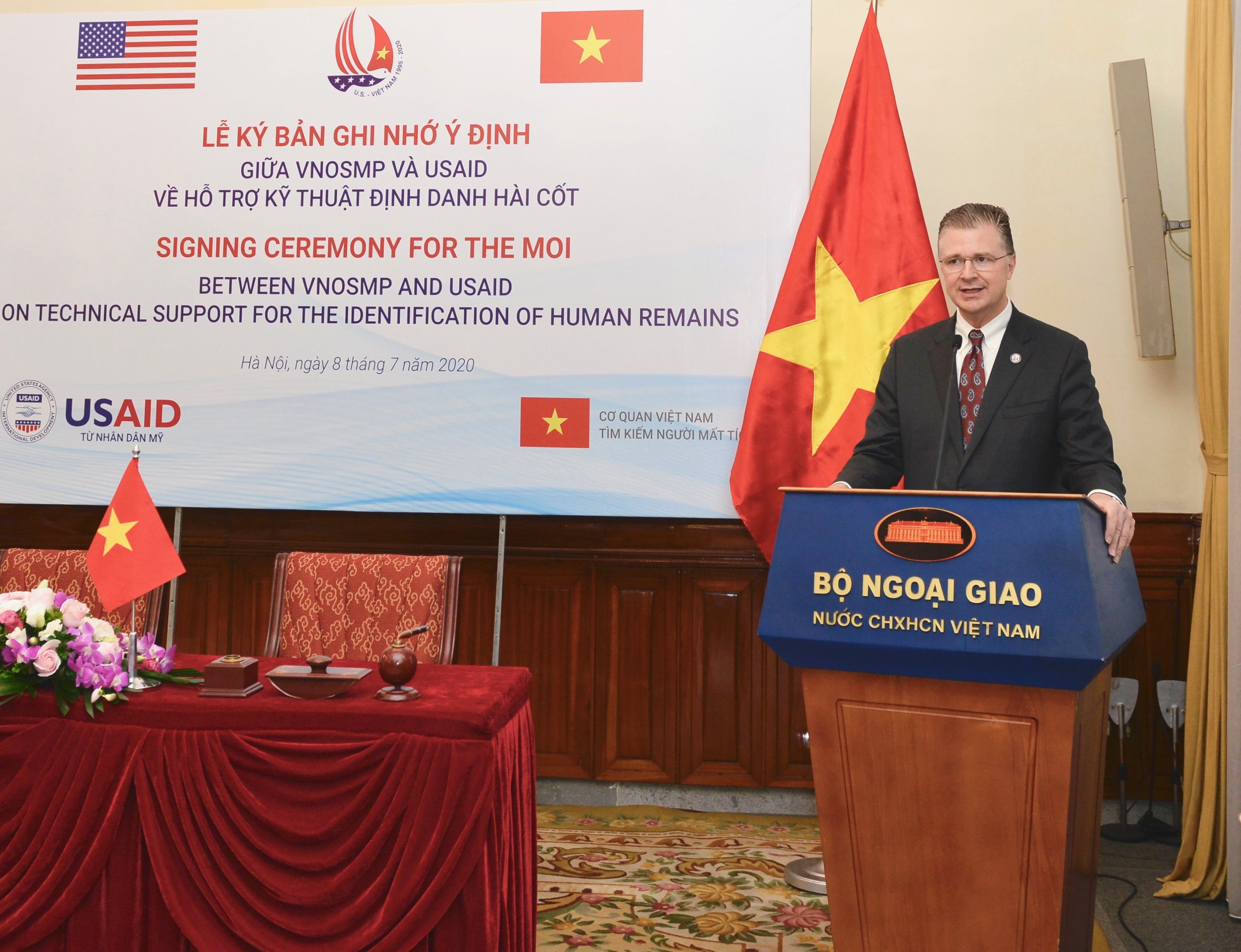 My ho tro cong nghe ADN giup dinh danh hai cot trong chien tranh hinh anh