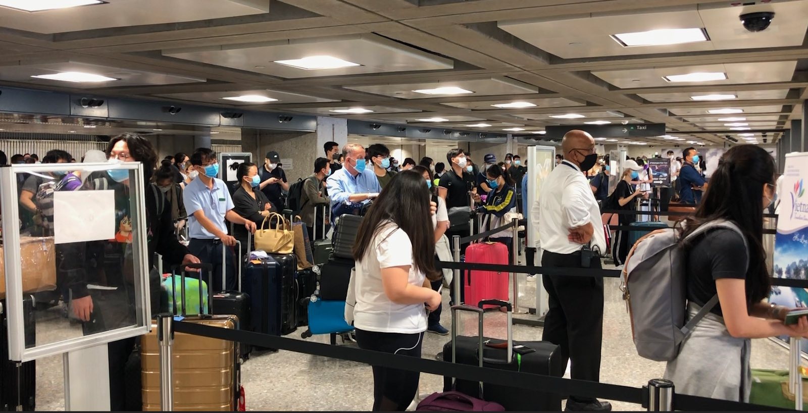 chuyen bay so tan anh 2