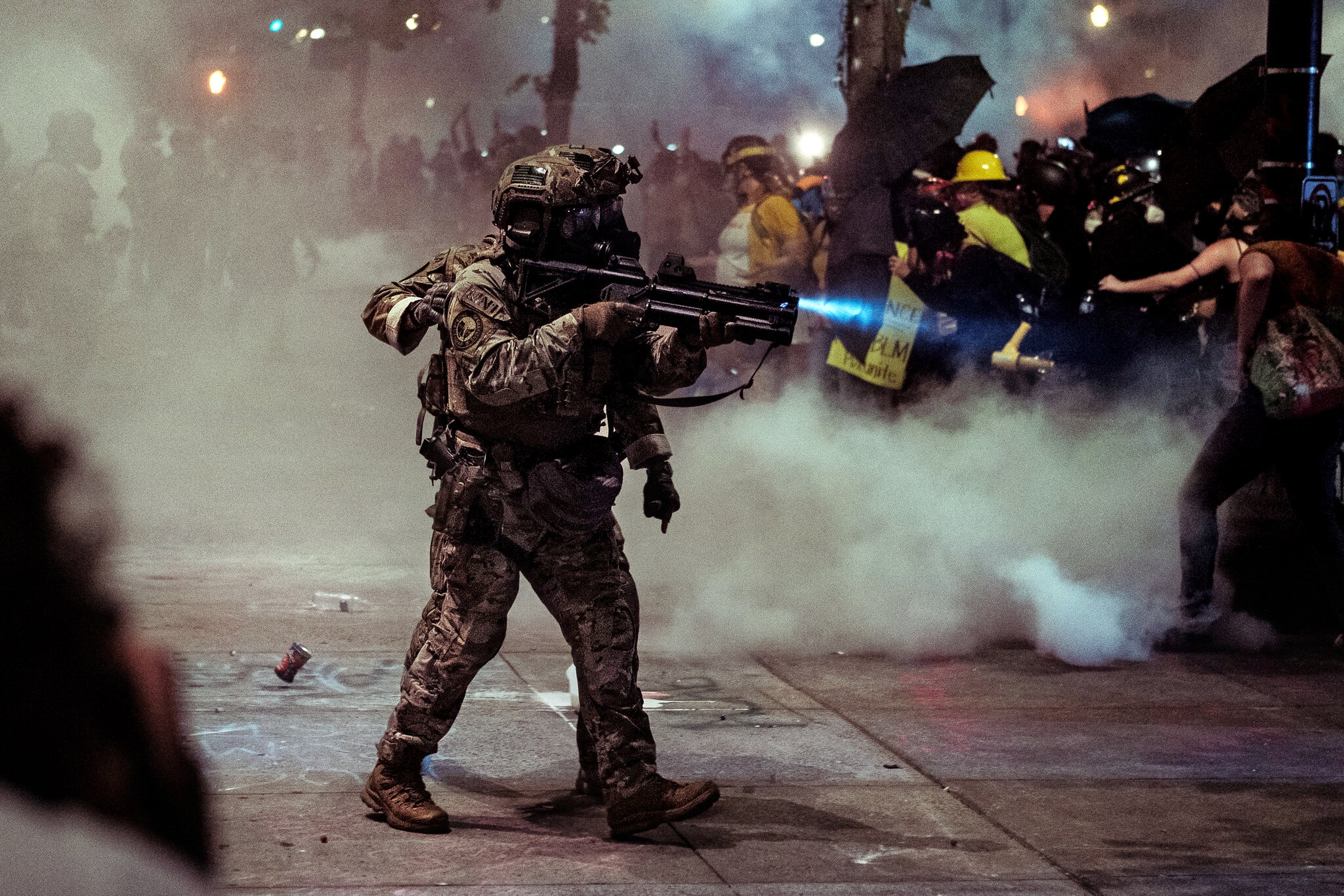 Cu linh lien bang dep bieu tinh - nuoc co tai tranh cu cua TT Trump? hinh anh