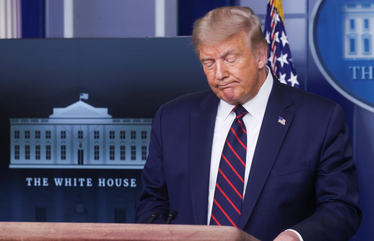 Tong thong Trump len tieng ve vu no khien 78 nguoi chet o Beirut hinh anh