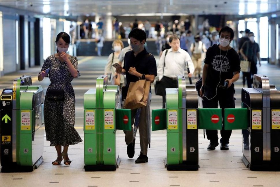 Hon 220 nguoi Viet tu Nhat Ban ve nuoc, ha canh o Cam Ranh hinh anh