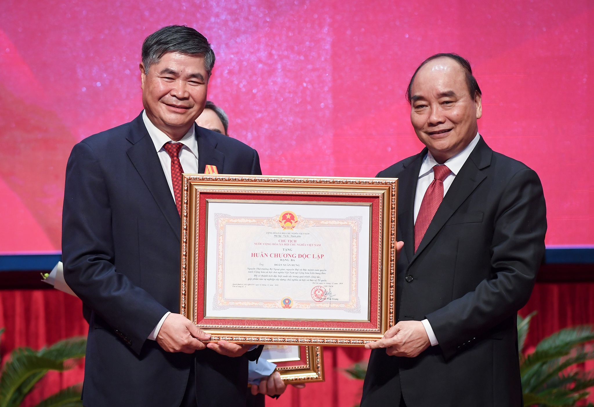 le ky niem 75 nam thanh lap nganh ngoai giao anh 9