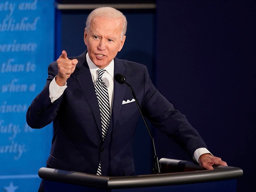 TT Trump mac Covid-19, ong Biden co nguy co bi lay nhiem? hinh anh