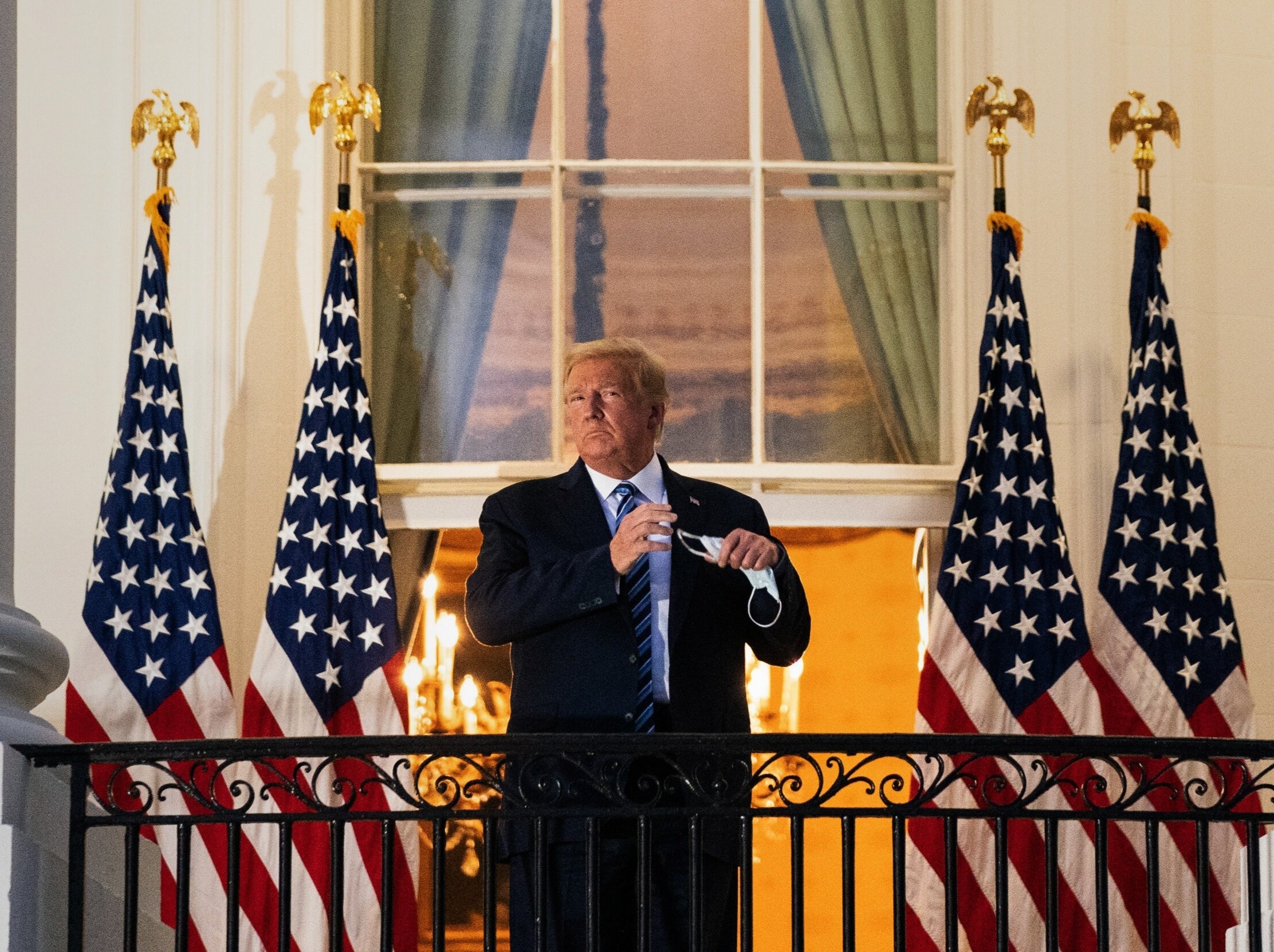 Ong Trump chuyen xuong lam viec o tang ham cua Nha Trang hinh anh