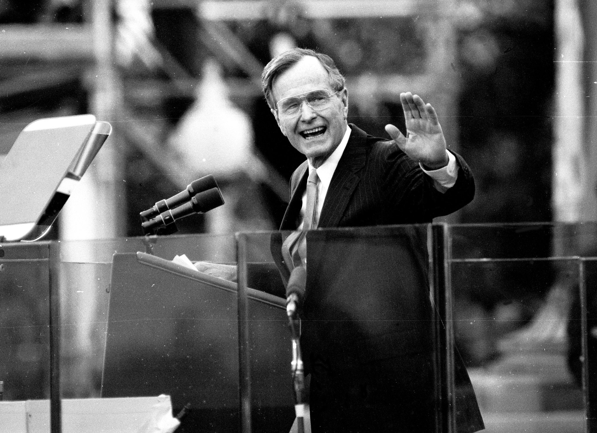 gia toc chinh tri Bush anh 3