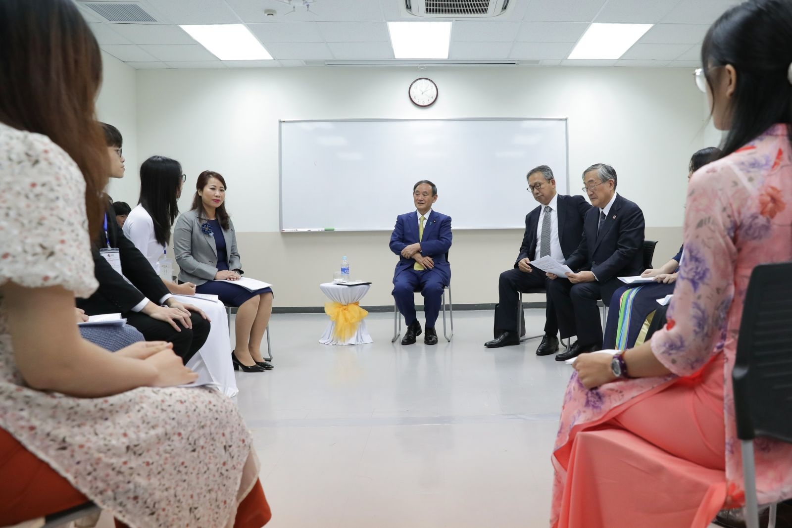 phat bieu cua thu tuong Nhat anh 2