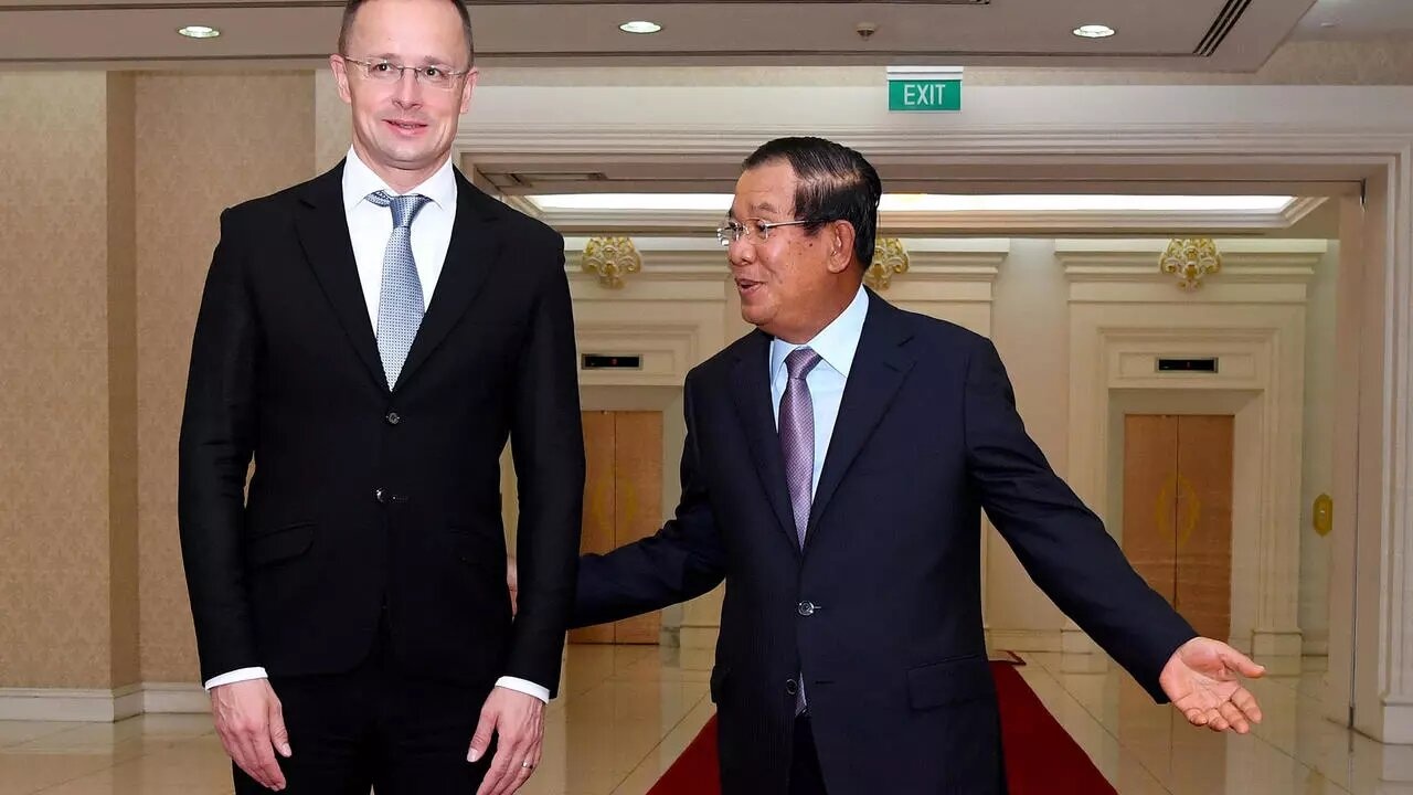 Ngoai truong Hungary duong tinh voi Covid-19 khi dang o Thai Lan hinh anh