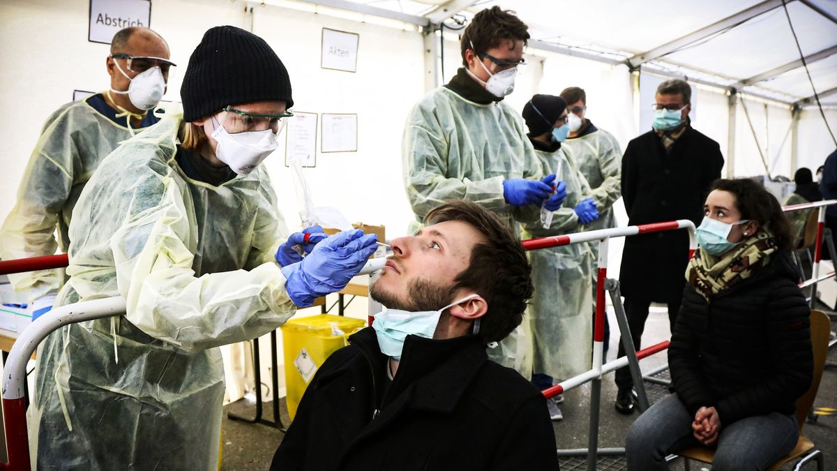 Them mot trieu ca mac Covid-19 o My chi sau sau ngay hinh anh