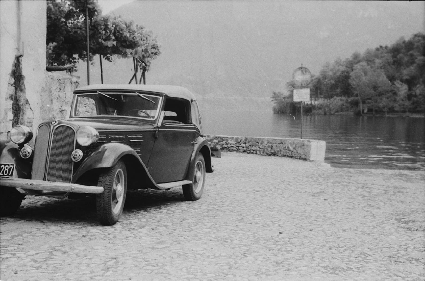 tim kiem co gai bi an trong anh den trang anh 15